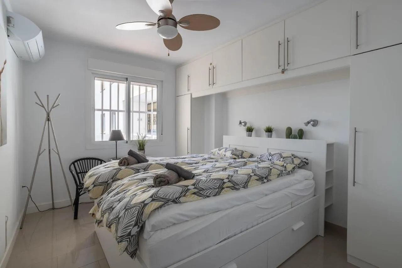 A214 Chic Front Line Apartment Nerja